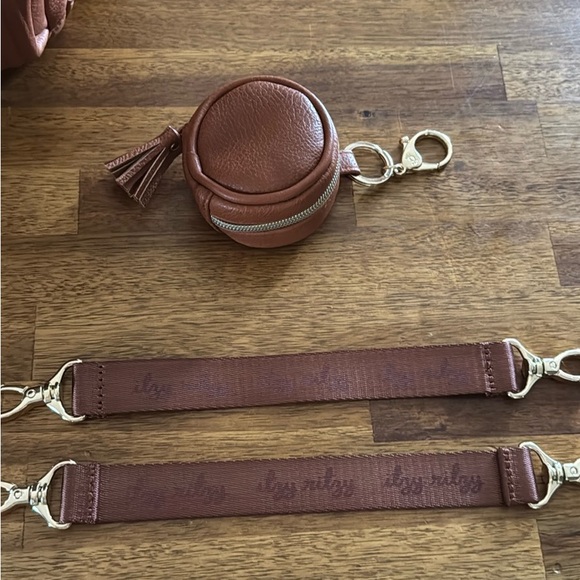 Itzy Ritzy Tan Diaper Backpack - Picture 7 of 9